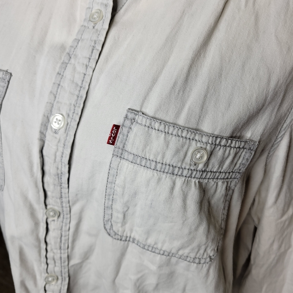 Levi's Button Down Extra Light Wash Long Sleeve - image 3